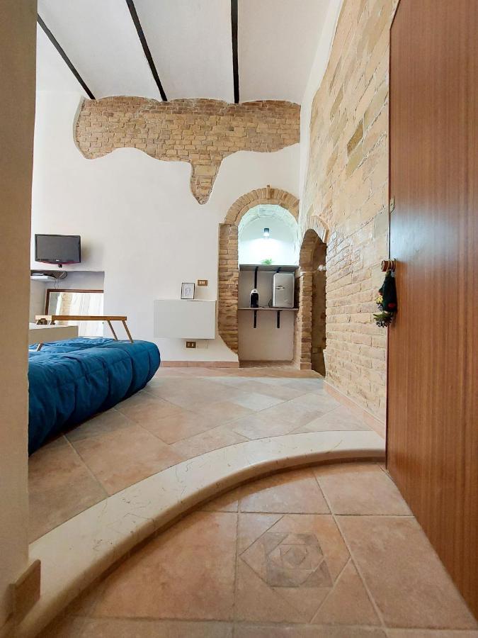 לינה וארוחת בוקר טרמולי Tiny House מראה חיצוני תמונה